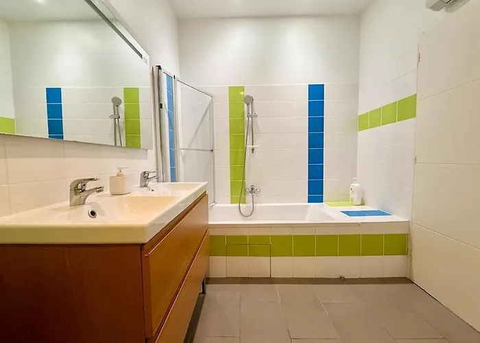 Urban Oasis - Duplex Design, Piscine Privee